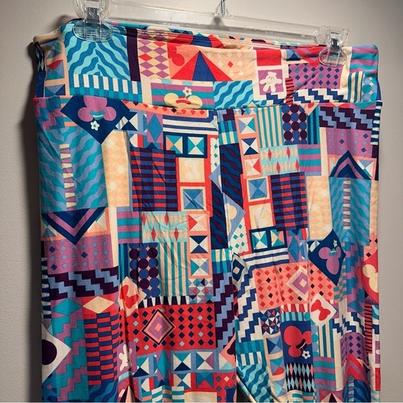 LulaRoe Disney Leggings, Tall & Curvy TC2 18-26, Soft & Comfy, Mickey Minnie NWT - Picture 11 of 16